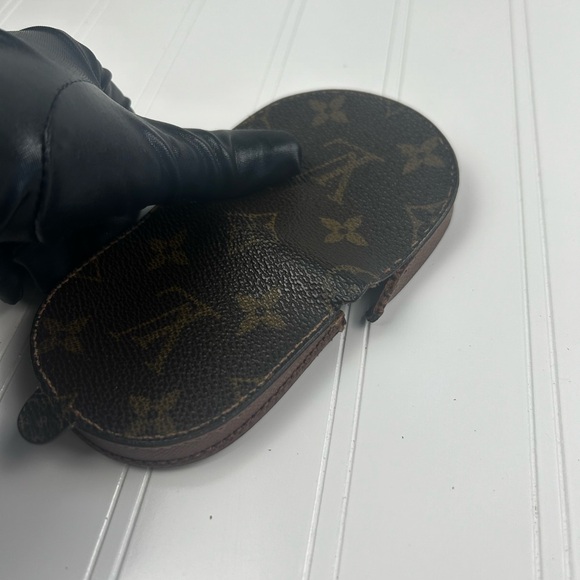Louis Vuitton 
Monogram Canvas Porte Monnaie Gousset Coin Purse - Picture 11 of 11